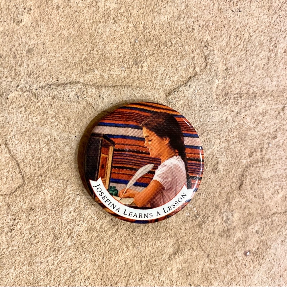 1997 Josefina Learns a Lesson American Girl Pin